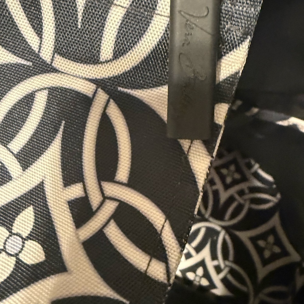 Vera Bradley Tote Lighten Up Expandable Travel Bag Black DN Without a long strap - Picture 8 of 13
